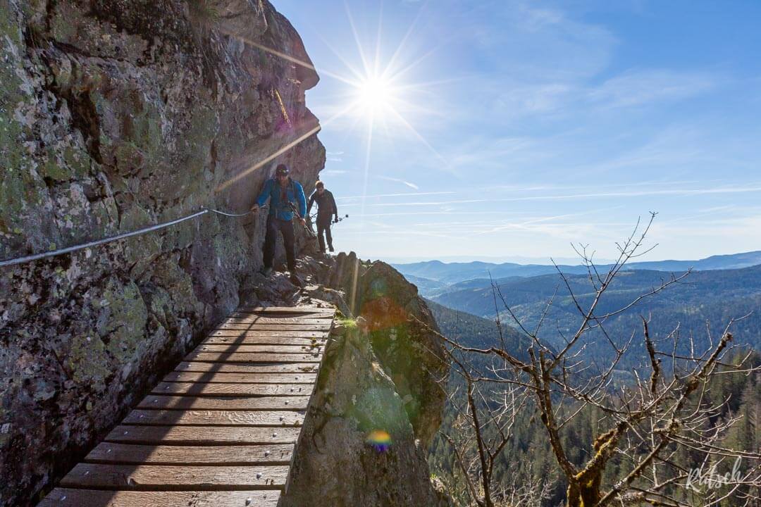 Belle passerelle du sentier des roches.
